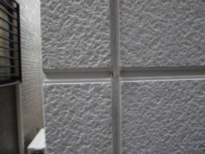 外壁のひび割れ(サイディング目地)