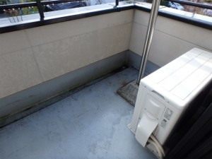 ベランダ床塗装前