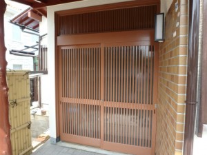 玄関扉の木部塗装後