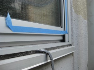 シール撤去中