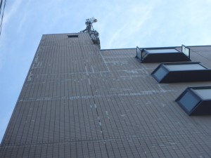 工事前のコーキングの跡