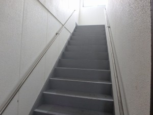 階段塗装前
