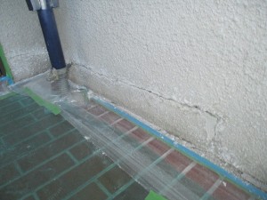 壁コーキング補修前2