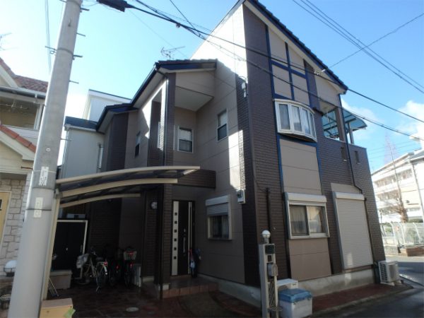 塗装完成の家