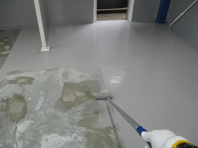 コンクリート床　防塵塗装