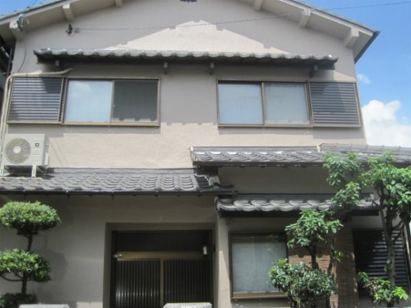 塗装工事の終わった家