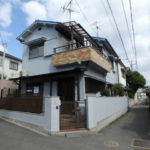 大阪狭山市の外壁塗装とベランダ防水工事の家