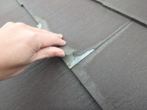 カバー工法が必要なパミール屋根の劣化症状