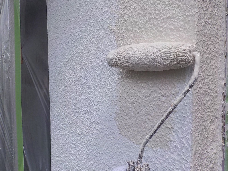 外壁の中塗り
