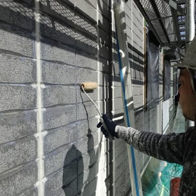 外壁の下塗り