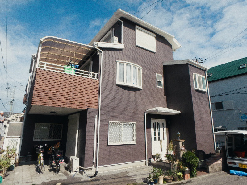 【堺市北区】多彩吹付けでサイディング外壁をおしゃれに