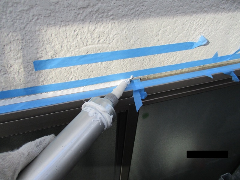 堺市にて塗装メンテナンスで外壁の雨漏り対策　コーキング打ち替え工事