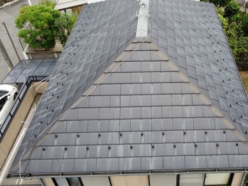 セメント瓦の屋根は塗装が必要