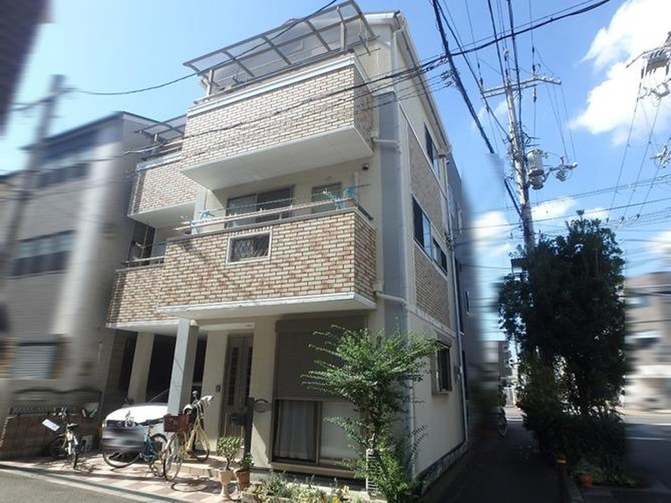 外壁補修の相談に伺った大阪市住吉区の3階建て戸建て住宅