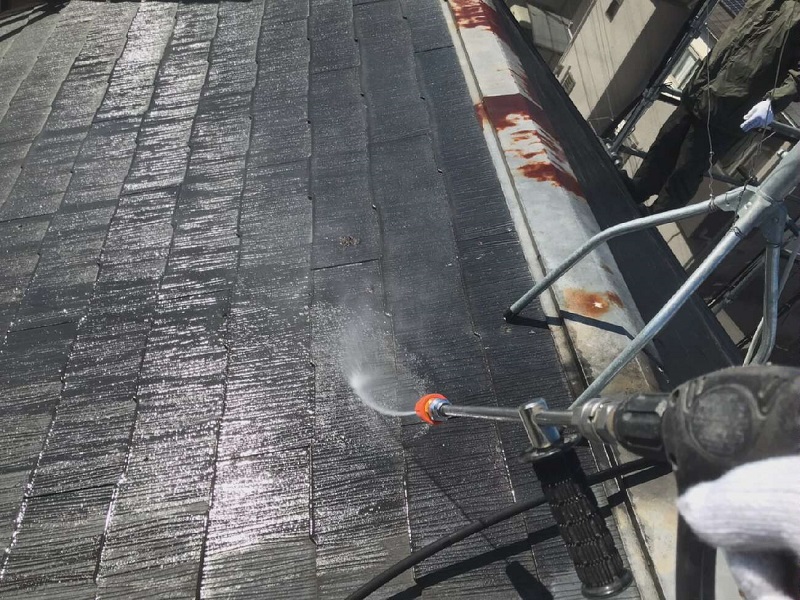大阪狭山市にて屋根リフォームをしました（遮熱塗料を使用）業務用高圧洗浄機での洗浄
