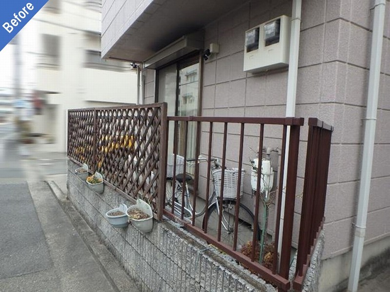 堺市堺区の2回目の塗装工事前のへーベルハウス施工住宅の背面