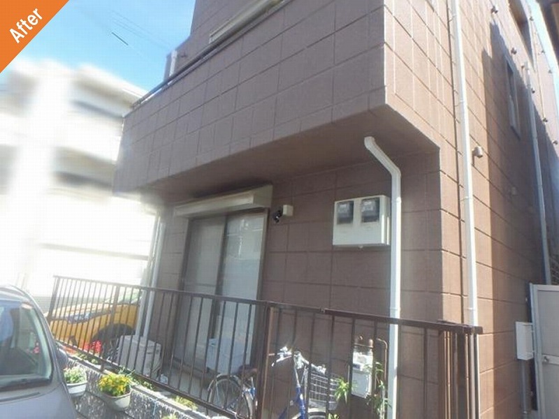 堺市堺区の2回目の塗装工事後のへーベルハウス施工住宅の背面