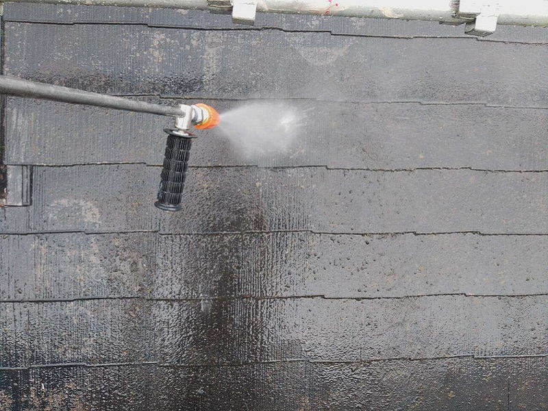 富田林市にて屋根塗装と雨漏り箇所には屋根の葺き替えを実施 業務用高圧洗浄機で洗浄