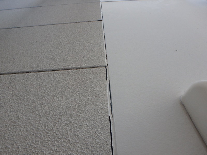 吹田市にてサイディングの外壁塗装のお見積りに伺いました コーキングの劣化