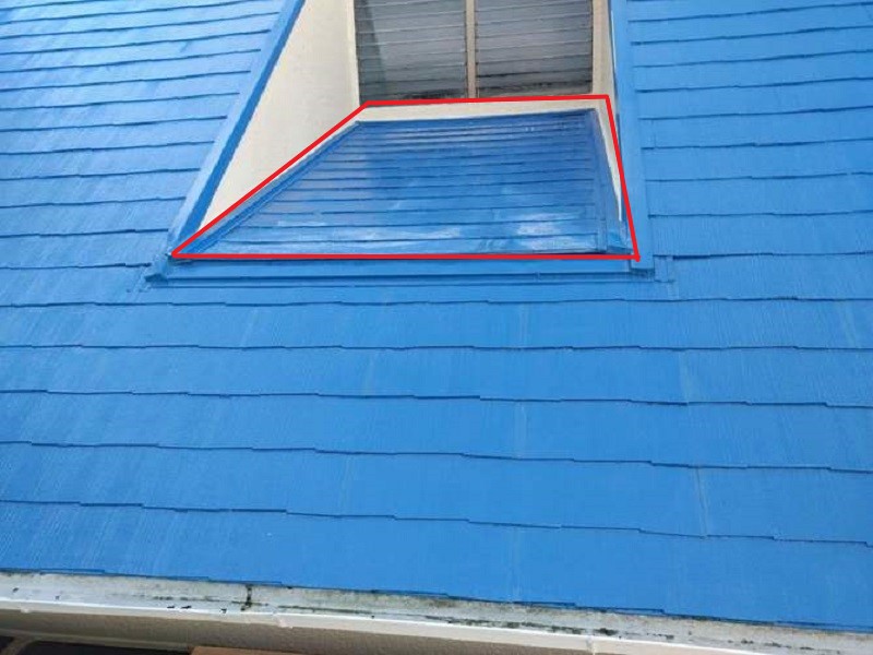 富田林市にて屋根塗装と雨漏り箇所には屋根の葺き替えを実施 トイレの天井から雨漏り 葺き替えする箇所