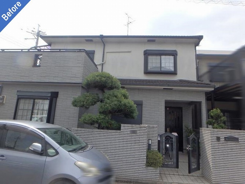 藤井寺市の無機塗料で外壁塗装前のサイディングとモルタルの一軒家の正面