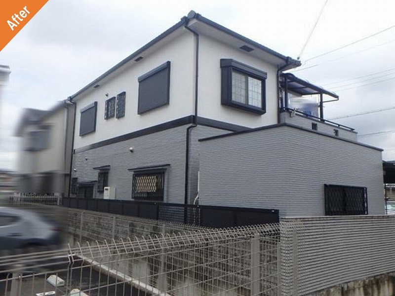 藤井寺市の無機塗料で外壁塗装後のサイディングとモルタルの一軒家の背面