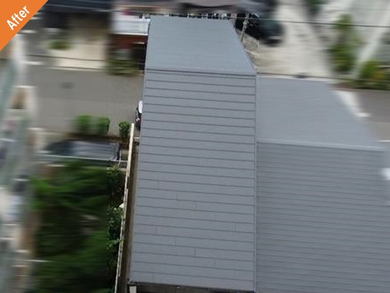 大阪市東成区のカバー工法で雨漏りが改善した屋根の全景