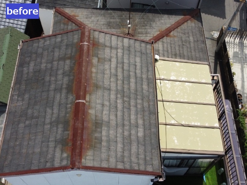 大阪市此花区にて雨漏り工事で屋根とベランダからの雨漏りがSTOP施工前の屋根