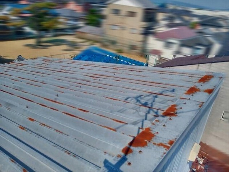 サビが多い工場の折板屋根