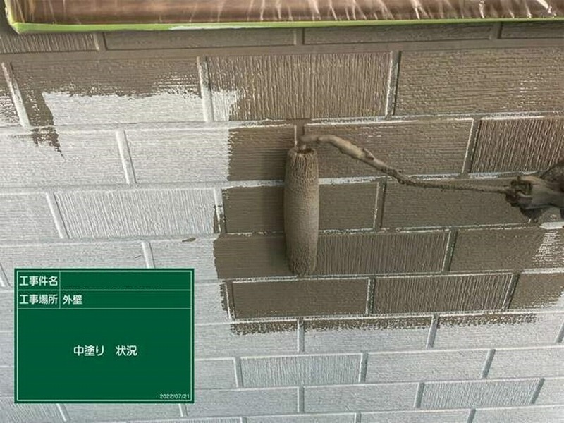 サイディング外壁の中塗り