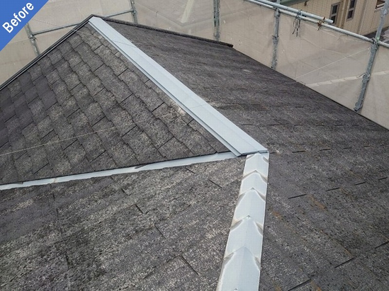 屋根カバー工法前の谷部分