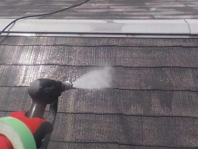 松原市にて遮熱塗料での屋根をおすすめした事例のご紹介 業務用高圧洗浄機で屋根を洗浄