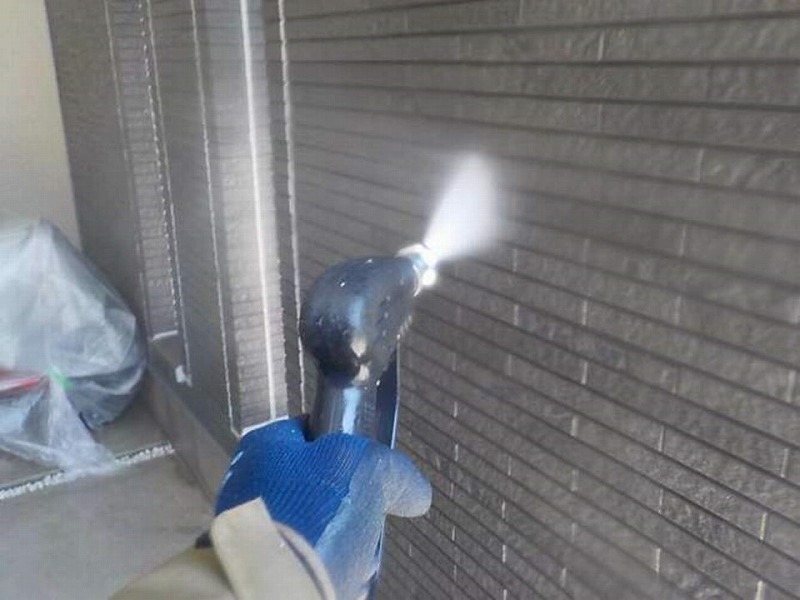 サイディング外壁へ高圧洗浄工事