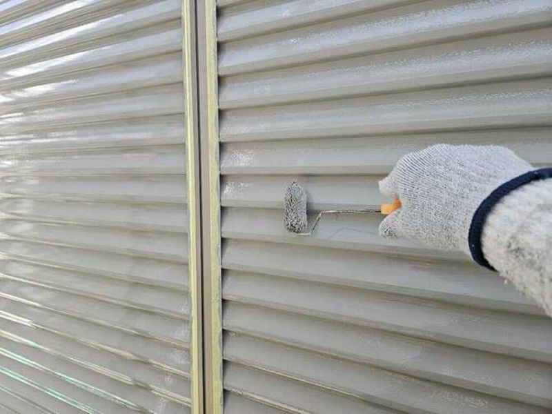 雨戸表面の塗装