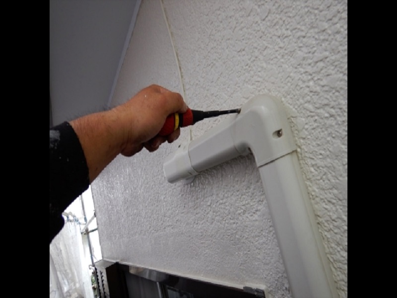 外壁塗装時にエアコンカバーも塗装する方が安心！理由や注意点の解説　エアコンカバーを取り外せない業者もある