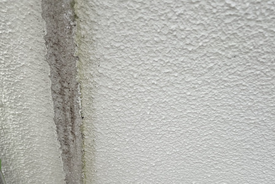 外壁塗装時にエアコンカバーも塗装する方が安心！理由や注意点の解説
