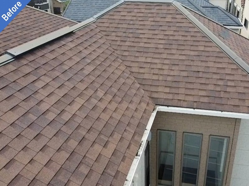 屋根塗装前のアスファルトシングルの屋根