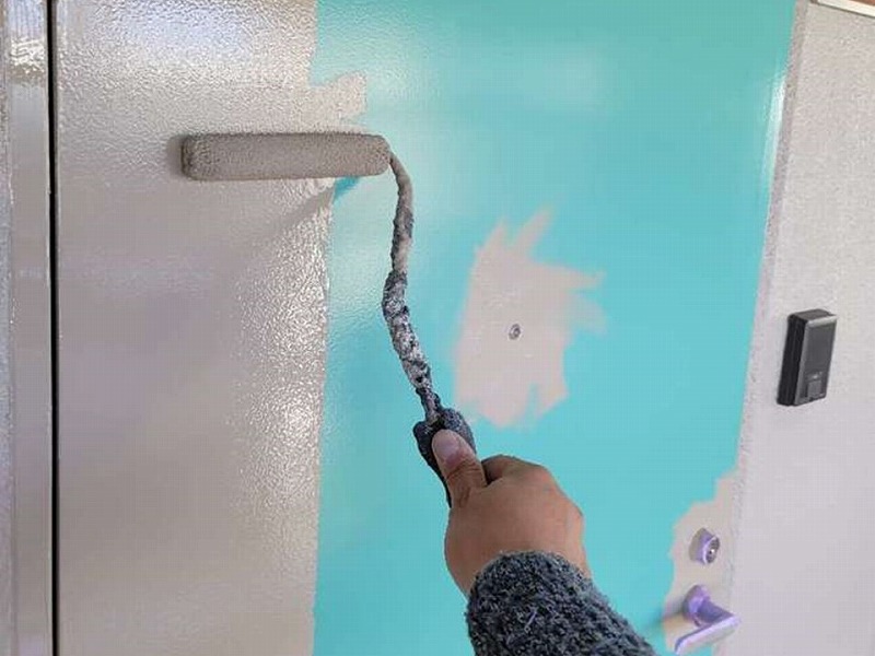 玄関扉をシリコン塗料と塗装