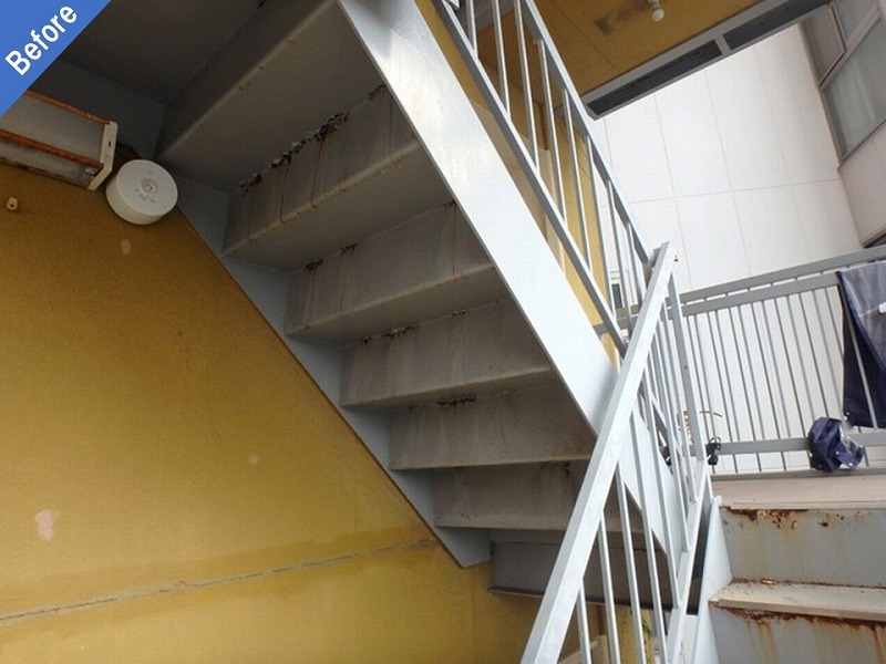 マンション塗装工事前の共用部階段