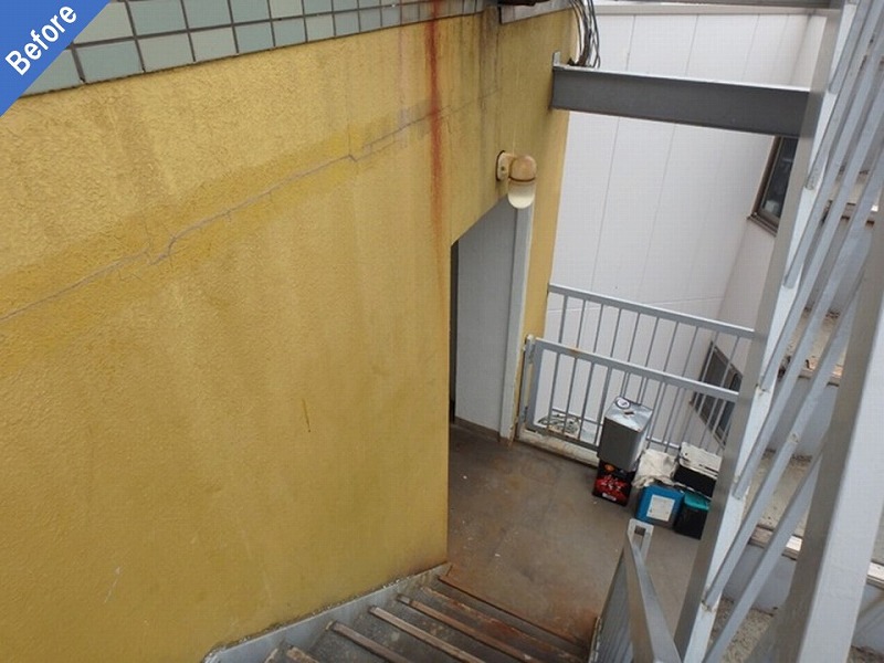 マンション塗装工事前の共用部外壁