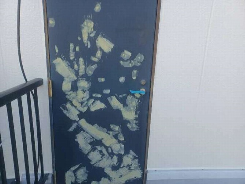 補修後の扉