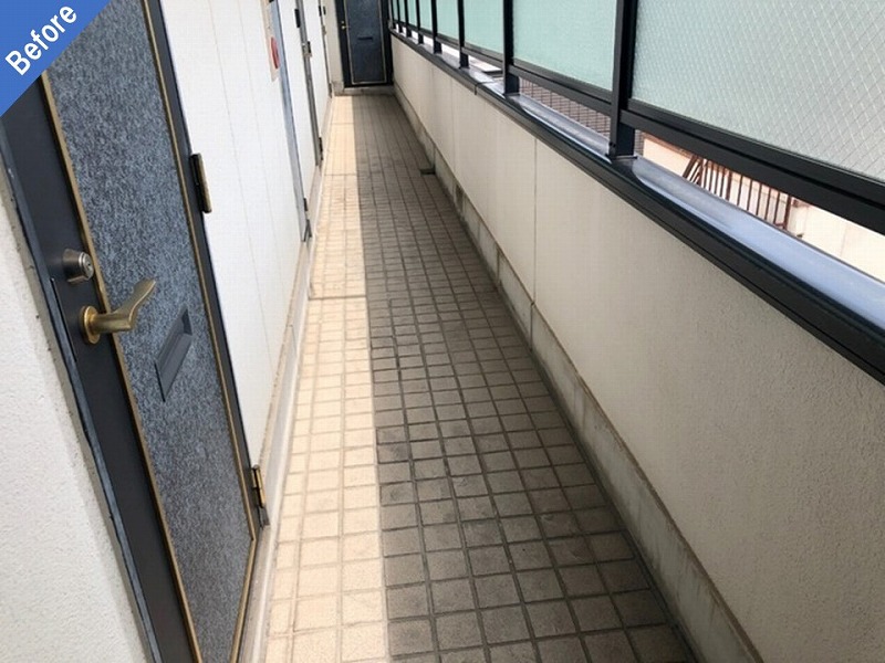 長尺シート施工前の廊下