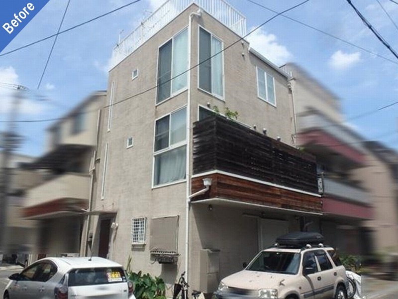 大阪市旭区の外壁塗装前のジョリパッド仕上げの戸建て
