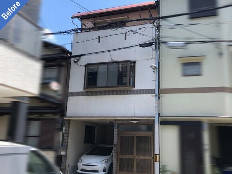 大阪市東住吉区の外壁塗装前のモルタル壁の戸建て