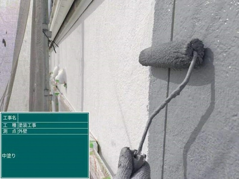 外壁の中塗り