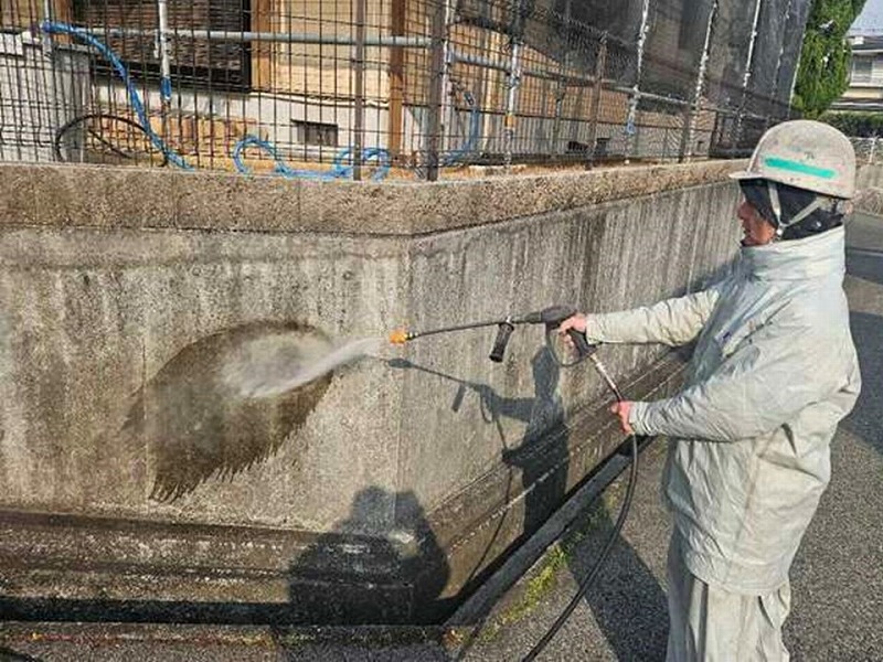 外塀の高圧洗浄