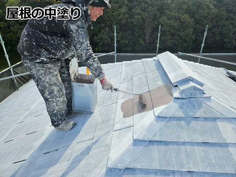 外壁の中塗り
