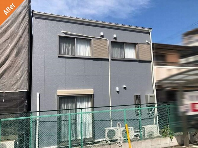外壁塗装後の戸建て住宅の背面