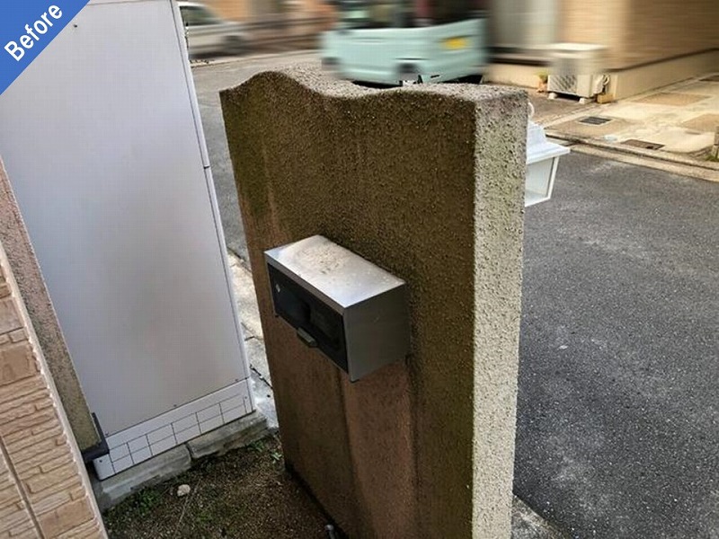 外壁塗り替え前の門柱の背面