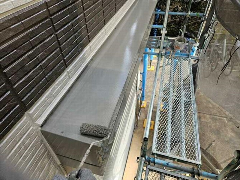 シャッターボックスの上塗り